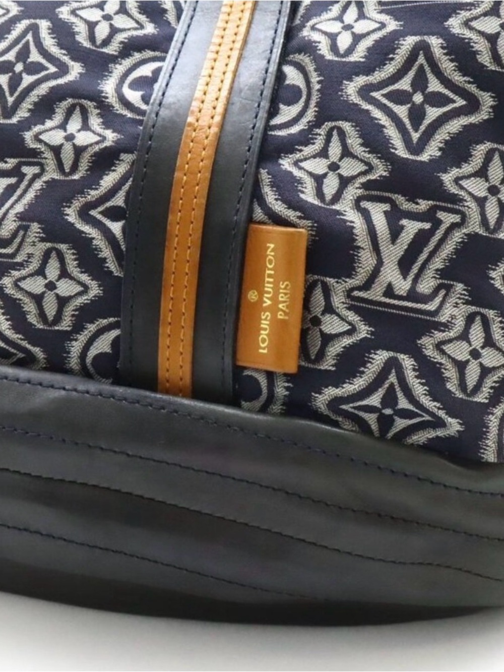 Louis Vuitton Aviator Bag - Picture 5 of 5